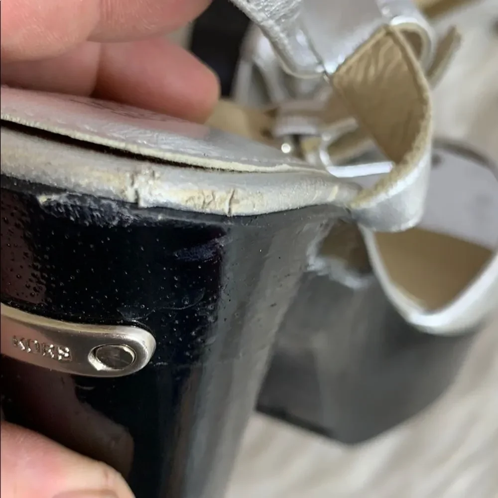 Michael Michael Kors Silver Leather Sandals Sz 6.5‎